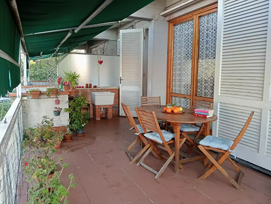 Immagine 1 di Appartamento in vendita  a Camaiore