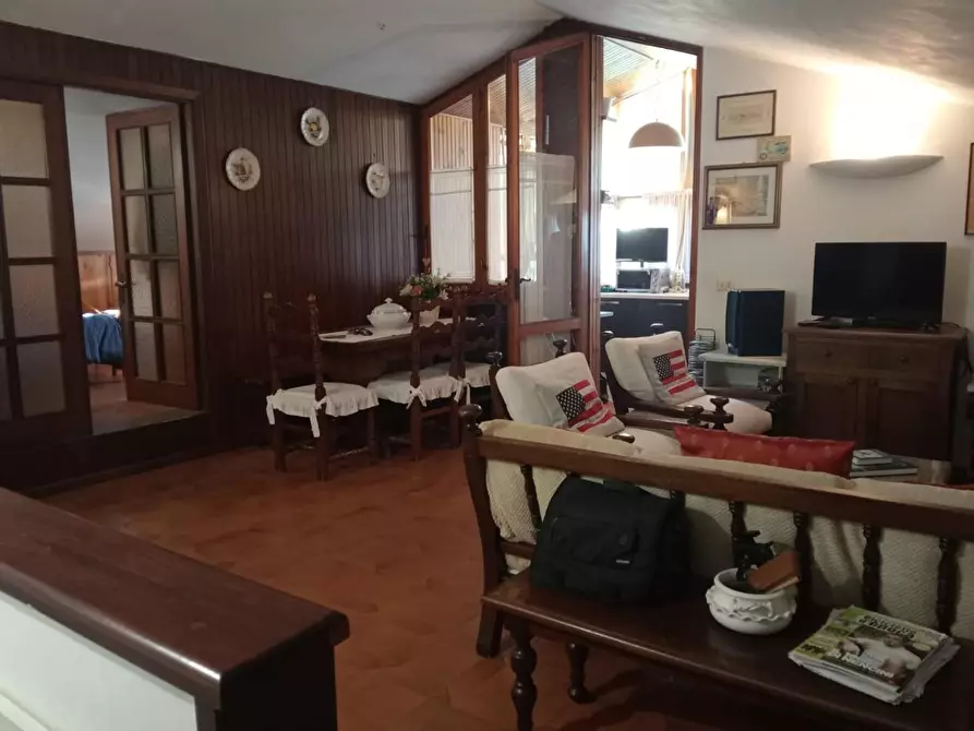 Immagine 11 di Appartamento in vendita  a Camaiore