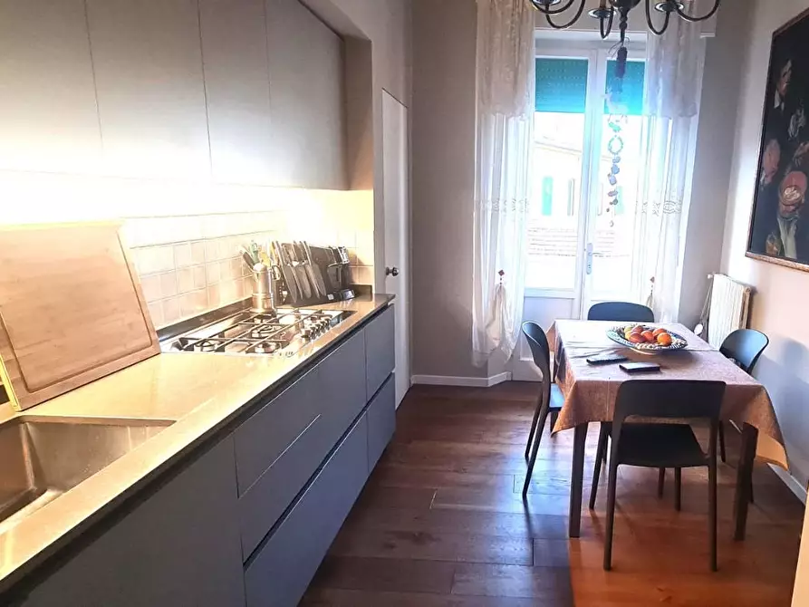 Immagine 5 di Appartamento in vendita  a Livorno