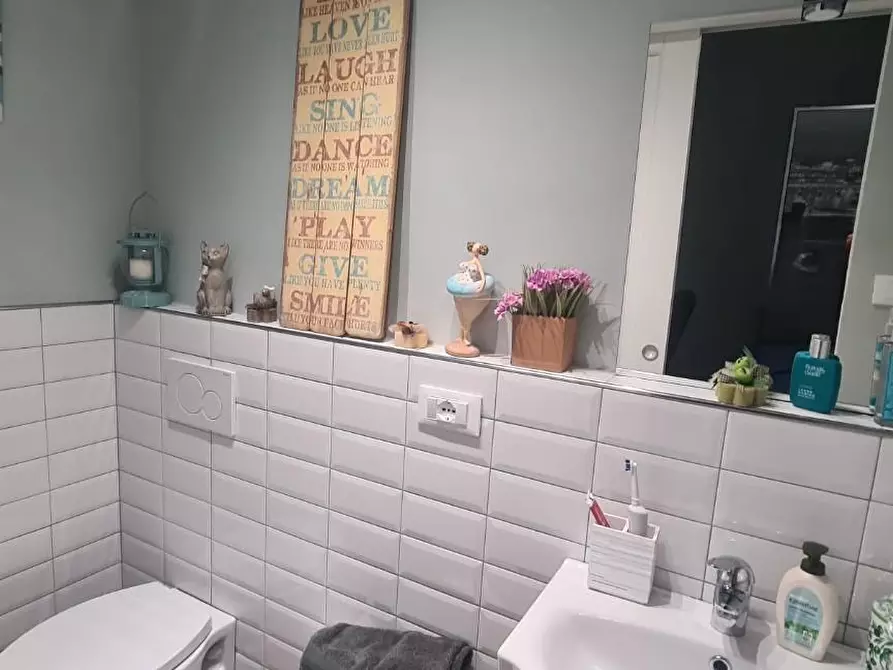 Immagine 17 di Appartamento in vendita  a Livorno