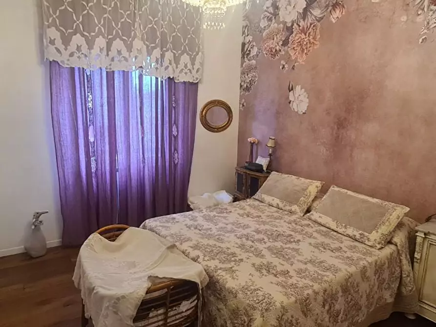 Immagine 11 di Appartamento in vendita  a Livorno