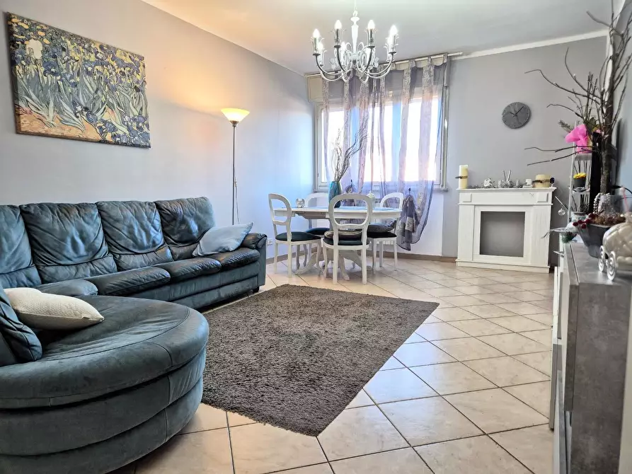 Immagine 4 di Appartamento in vendita  a Carrara