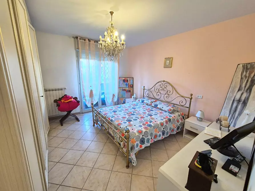 Immagine 9 di Appartamento in vendita  a Carrara