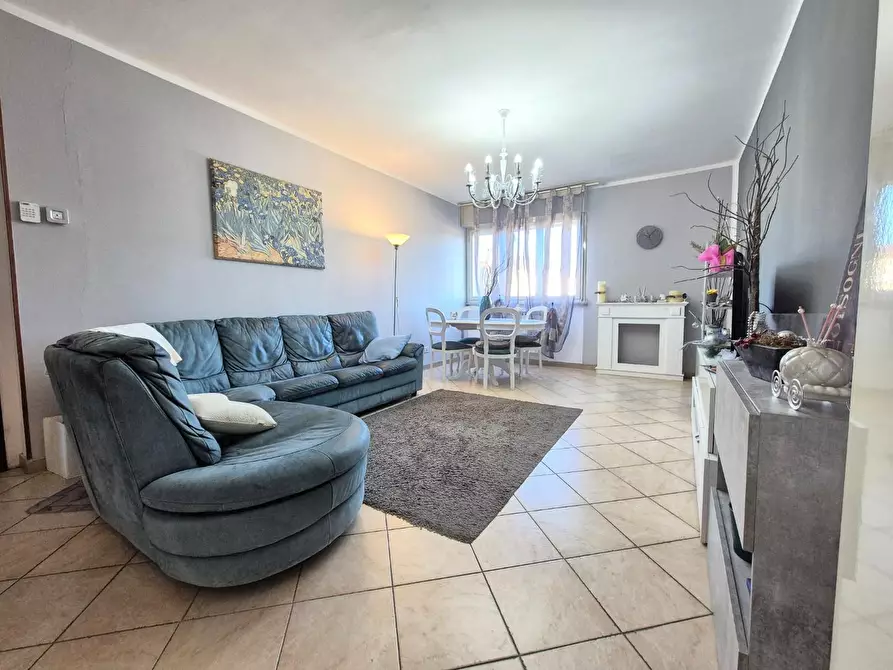 Immagine 3 di Appartamento in vendita  a Carrara