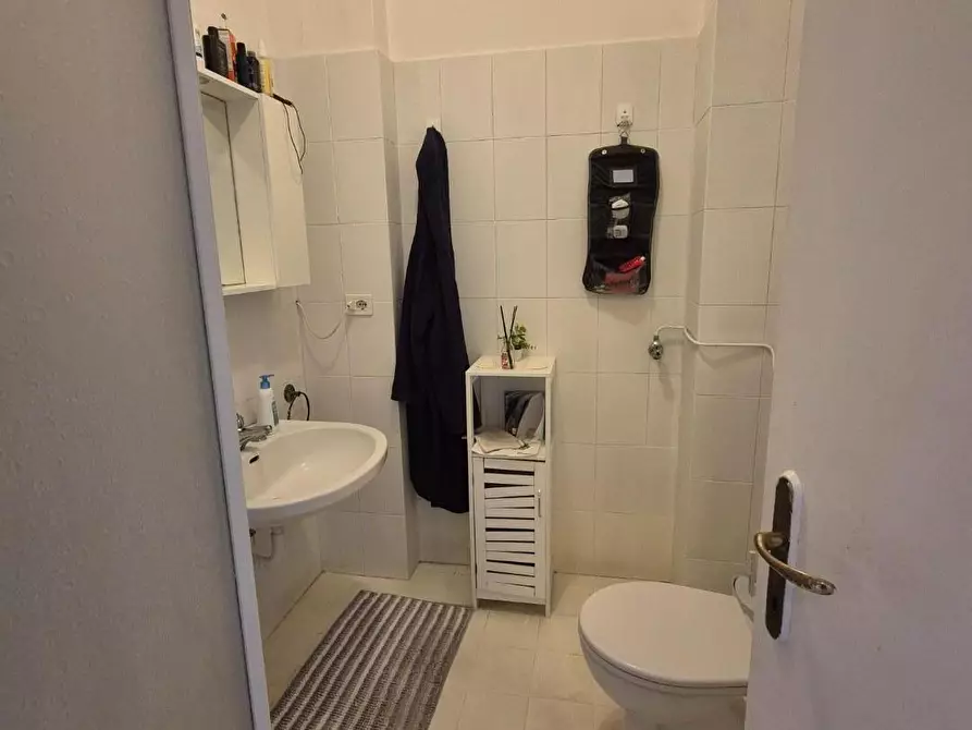 Immagine 11 di Appartamento in vendita  a Carrara