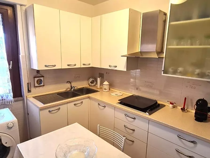 Immagine 5 di Appartamento in vendita  a Livorno