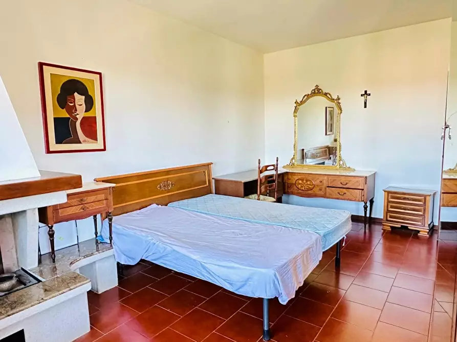 Immagine 10 di Appartamento in vendita  a Siena