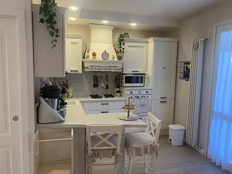 Immagine 14 di Villetta a schiera in vendita  a Massa E Cozzile