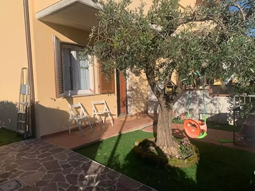 Immagine 2 di Villetta a schiera in vendita  a Massa E Cozzile