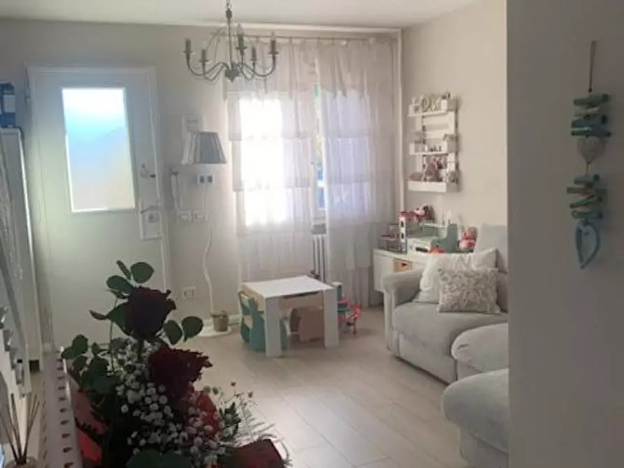 Immagine 12 di Villetta a schiera in vendita  a Massa E Cozzile