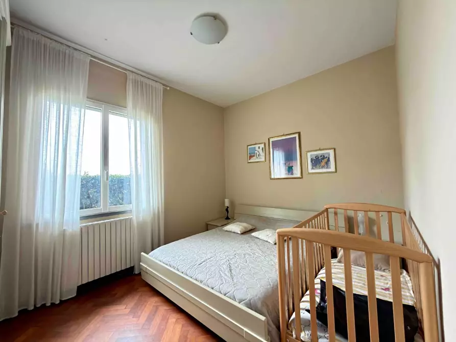 Immagine 19 di Villa in vendita  a Capannori