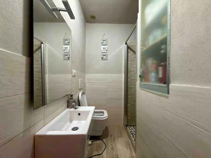 Immagine 15 di Villa in vendita  a Capannori