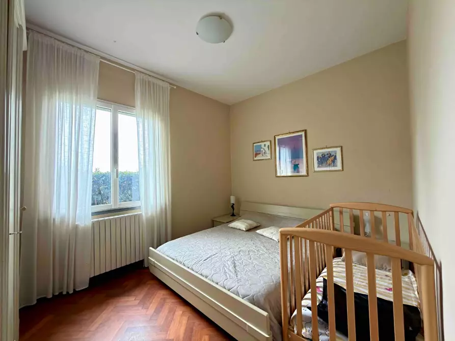 Immagine 17 di Villa in vendita  a Capannori