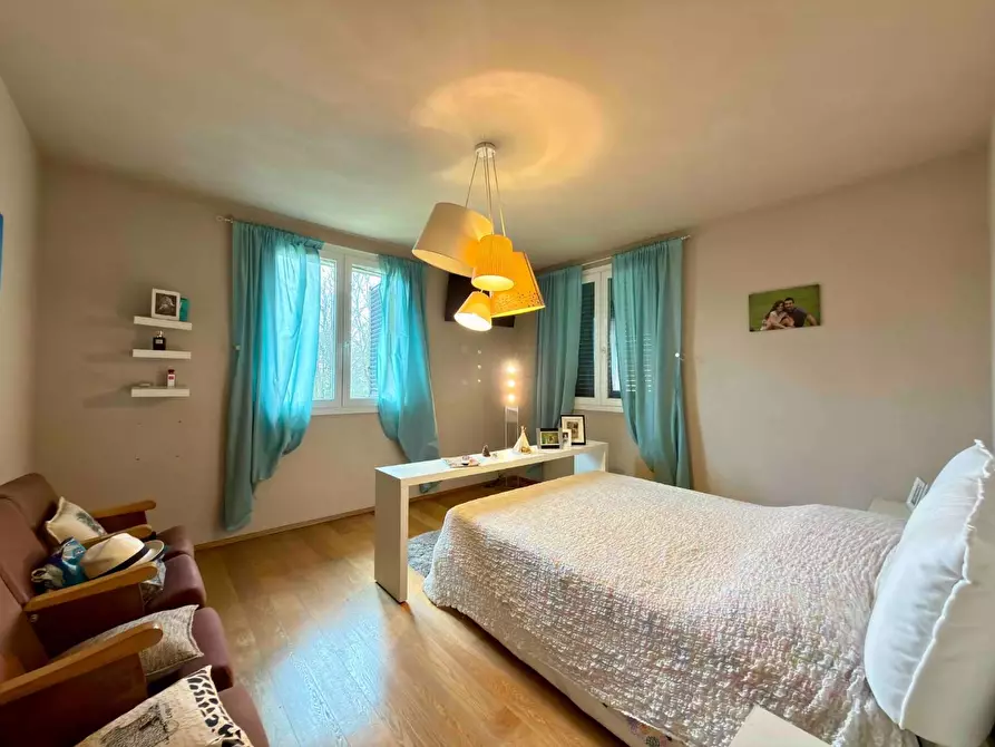 Immagine 38 di Villa in vendita  a Capannori