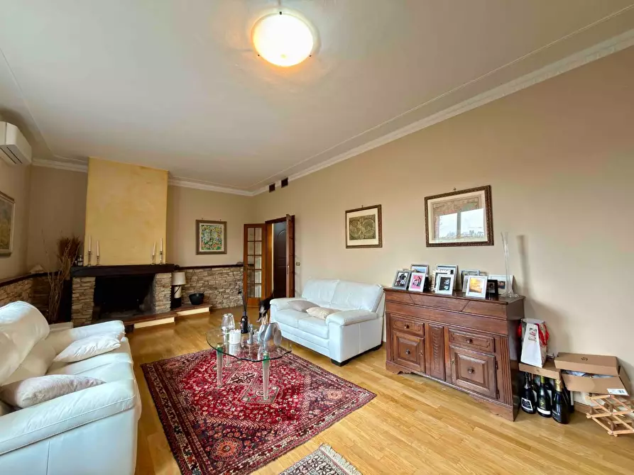 Immagine 6 di Villa in vendita  a Capannori