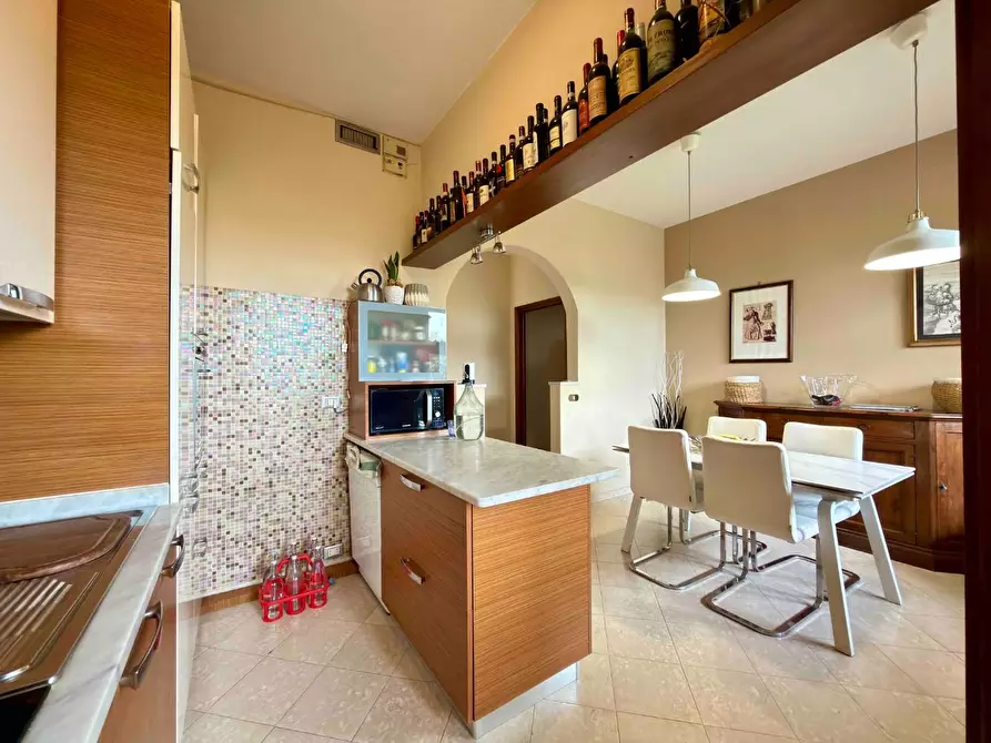 Immagine 14 di Villa in vendita  a Capannori