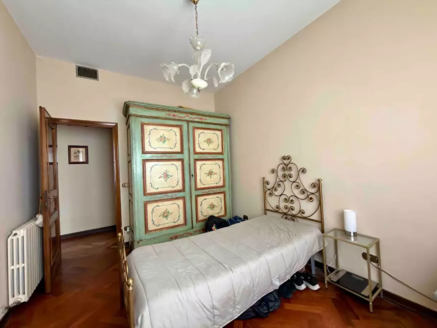 Immagine 25 di Villa in vendita  a Capannori