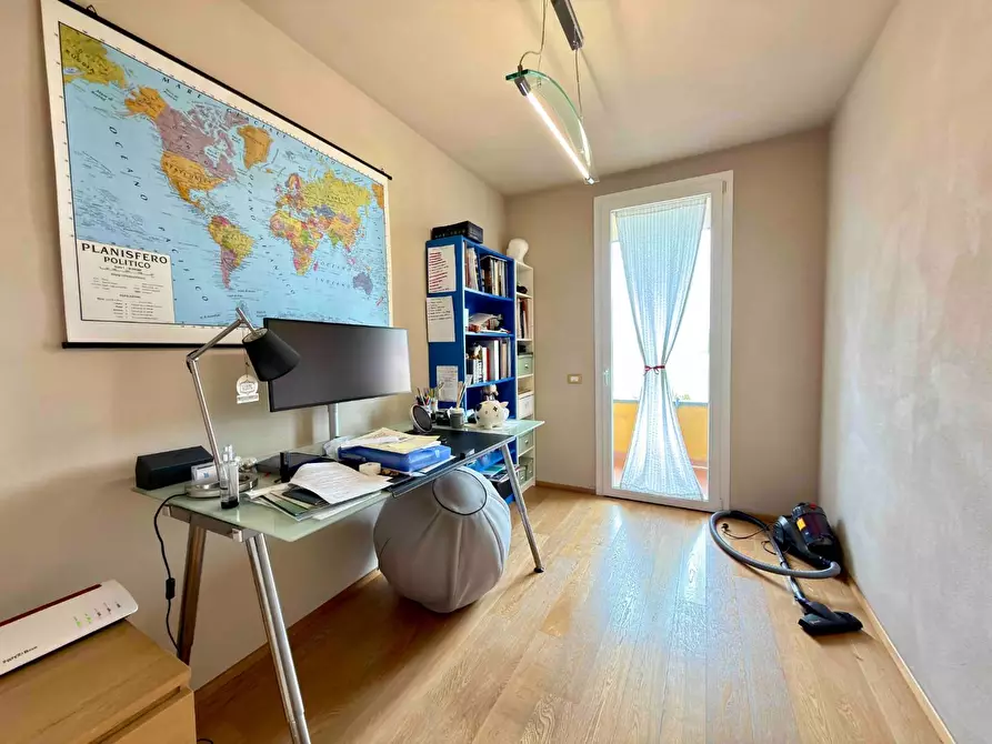 Immagine 41 di Villa in vendita  a Capannori