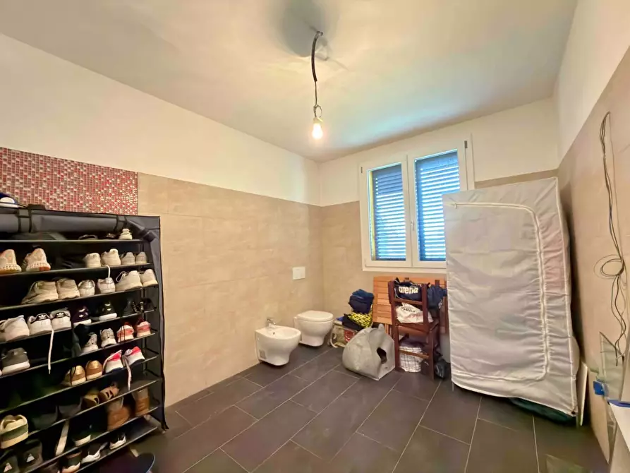 Immagine 43 di Villa in vendita  a Capannori