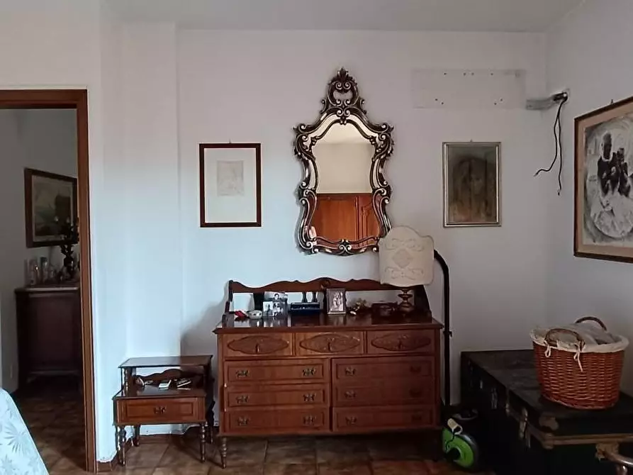 Immagine 14 di Porzione di casa in vendita  a Carrara