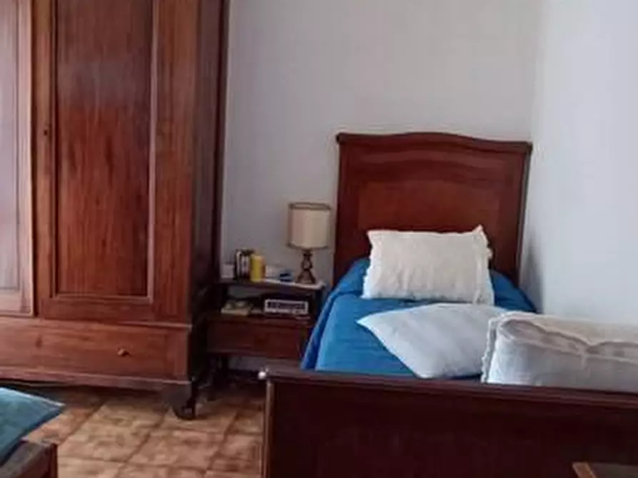 Immagine 13 di Porzione di casa in vendita  a Carrara