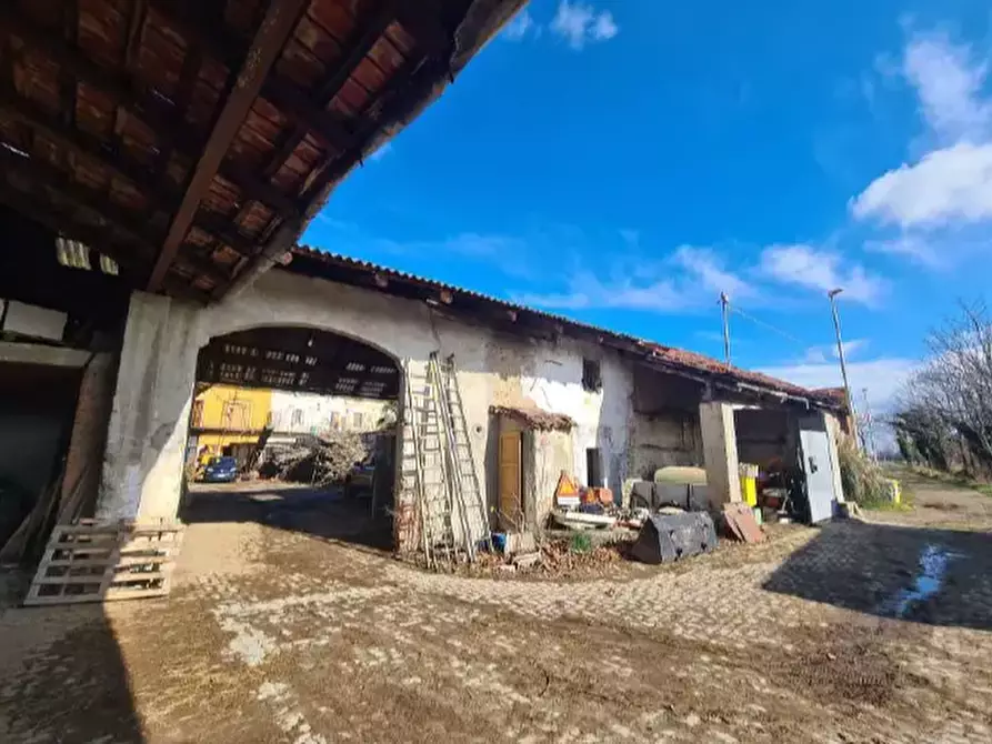 Immagine 6 di Casa colonica in vendita  a Ciriè