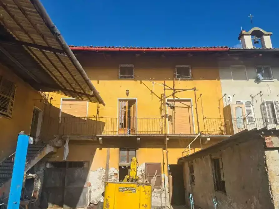Immagine 11 di Casa colonica in vendita  a Ciriè
