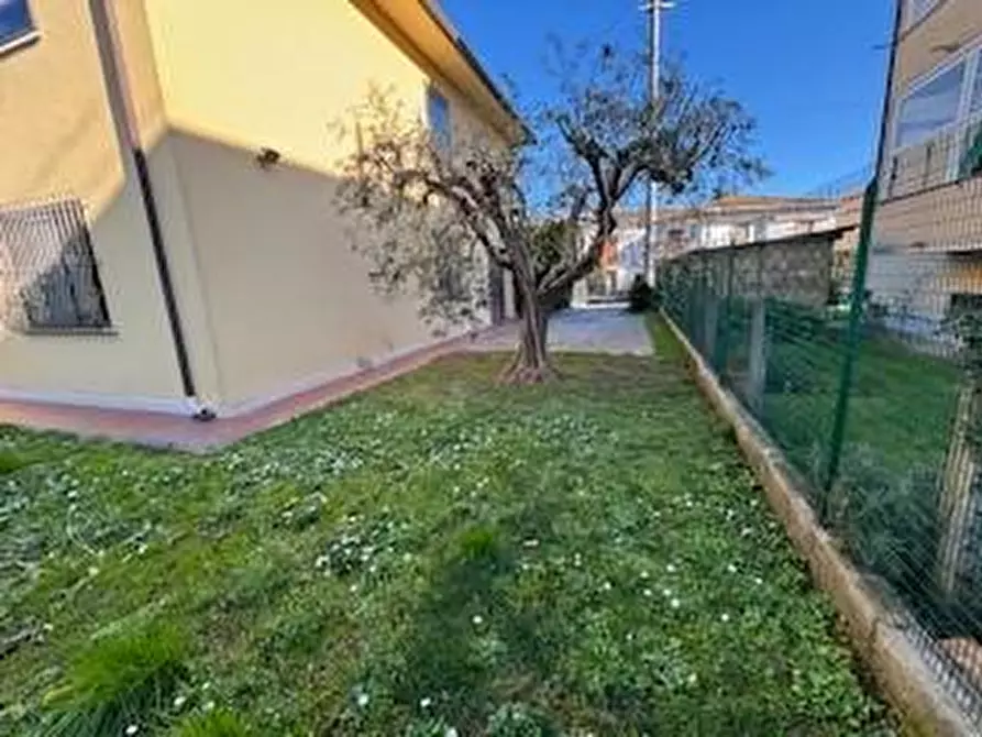 Immagine 4 di Casa bifamiliare in vendita  a San Giuliano Terme