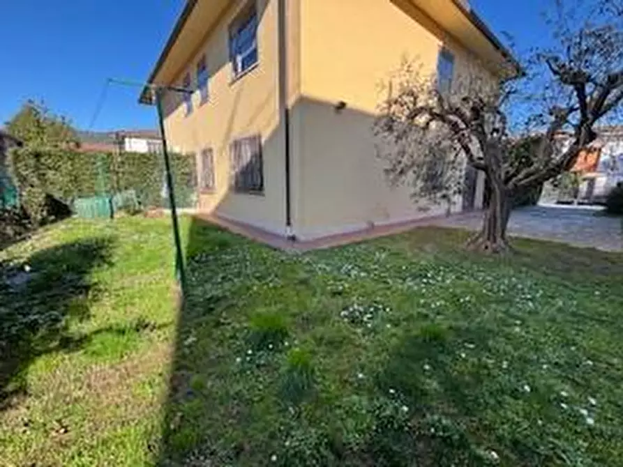 Immagine 3 di Casa bifamiliare in vendita  a San Giuliano Terme