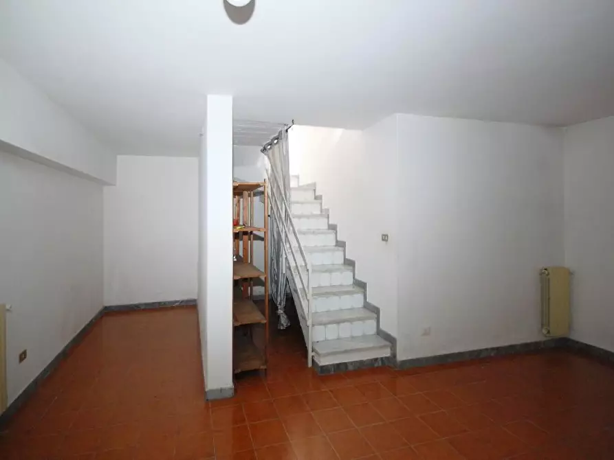 Immagine 18 di Villetta a schiera in vendita  a Massa