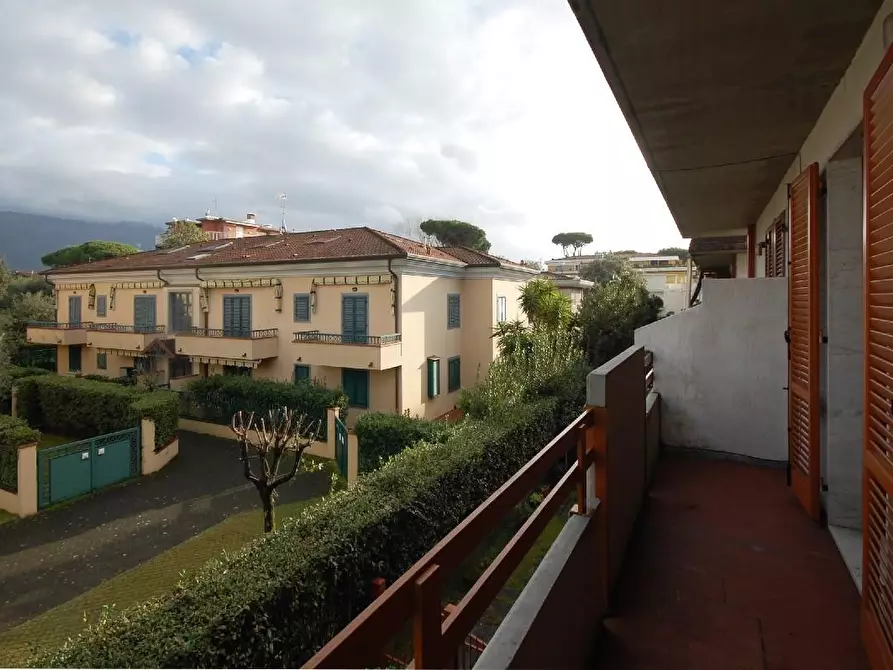 Immagine 16 di Villetta a schiera in vendita  a Massa