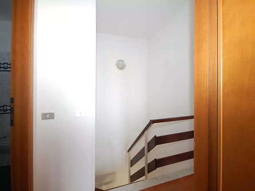 Immagine 11 di Villetta a schiera in vendita  a Massa