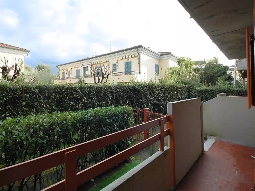 Immagine 4 di Villetta a schiera in vendita  a Massa