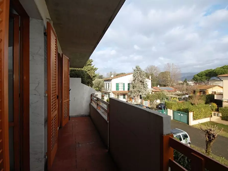 Immagine 15 di Villetta a schiera in vendita  a Massa