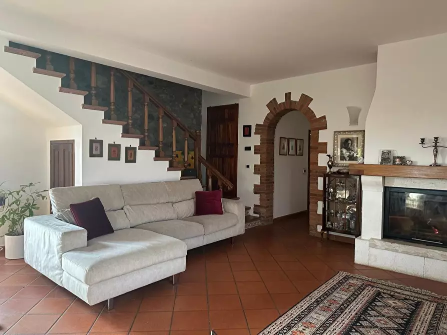 Immagine 12 di Villa in vendita  a Siena