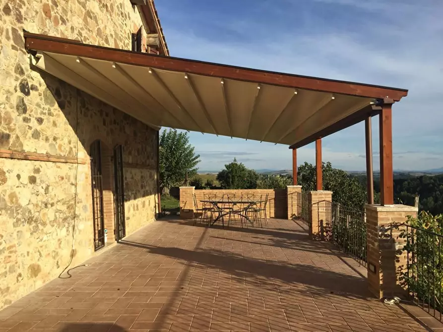 Immagine 9 di Villa in vendita  a Siena