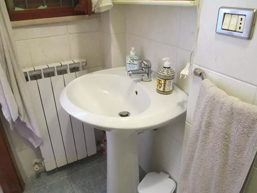 Immagine 5 di Appartamento in vendita  a Cascina