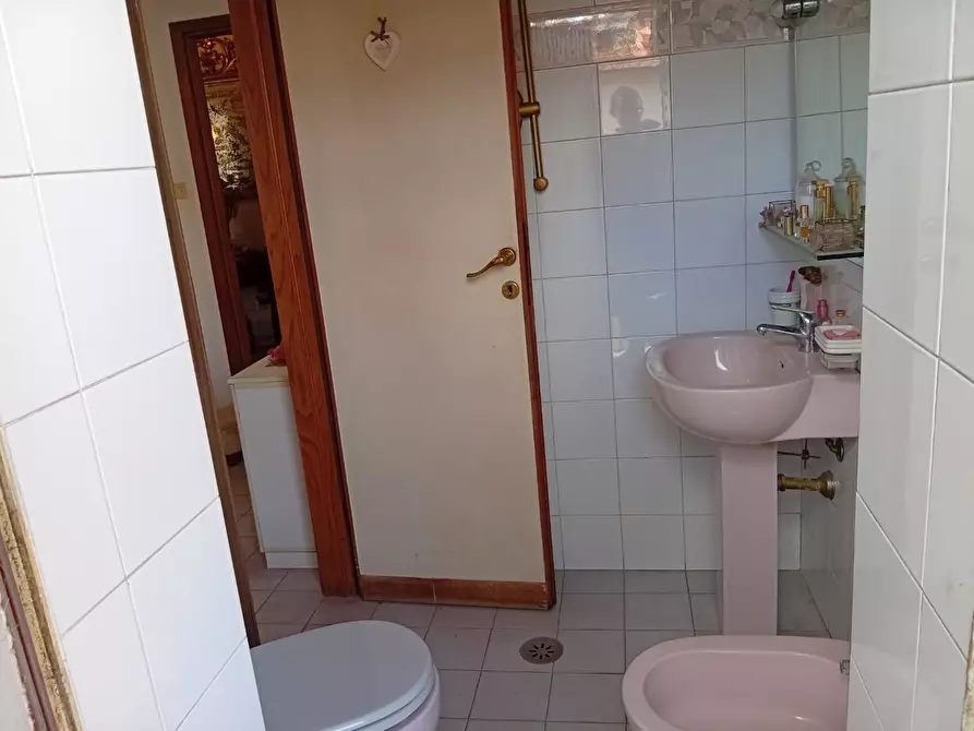 Immagine 11 di Appartamento in vendita  a Pisa