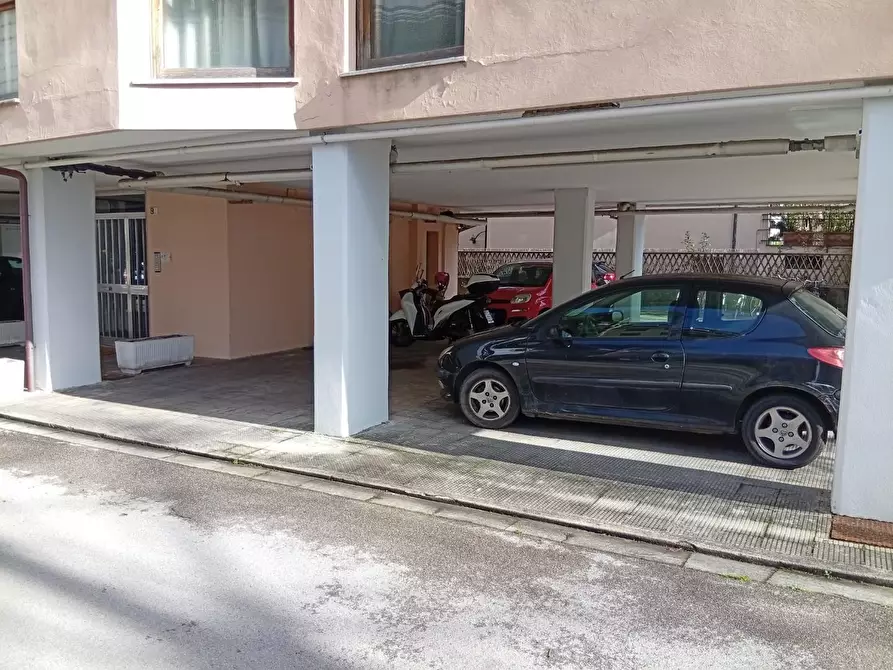 Immagine 6 di Appartamento in vendita  a Pisa