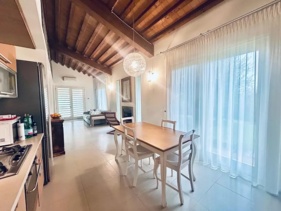 Immagine 1 di Villa in vendita  a San Miniato