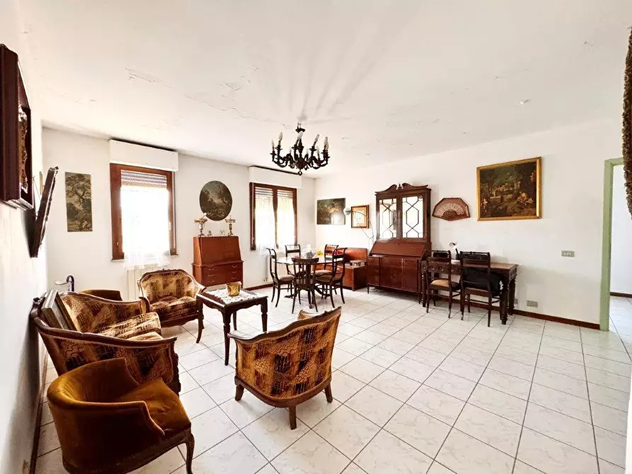 Immagine 6 di Appartamento in vendita  a Santa Maria A Monte