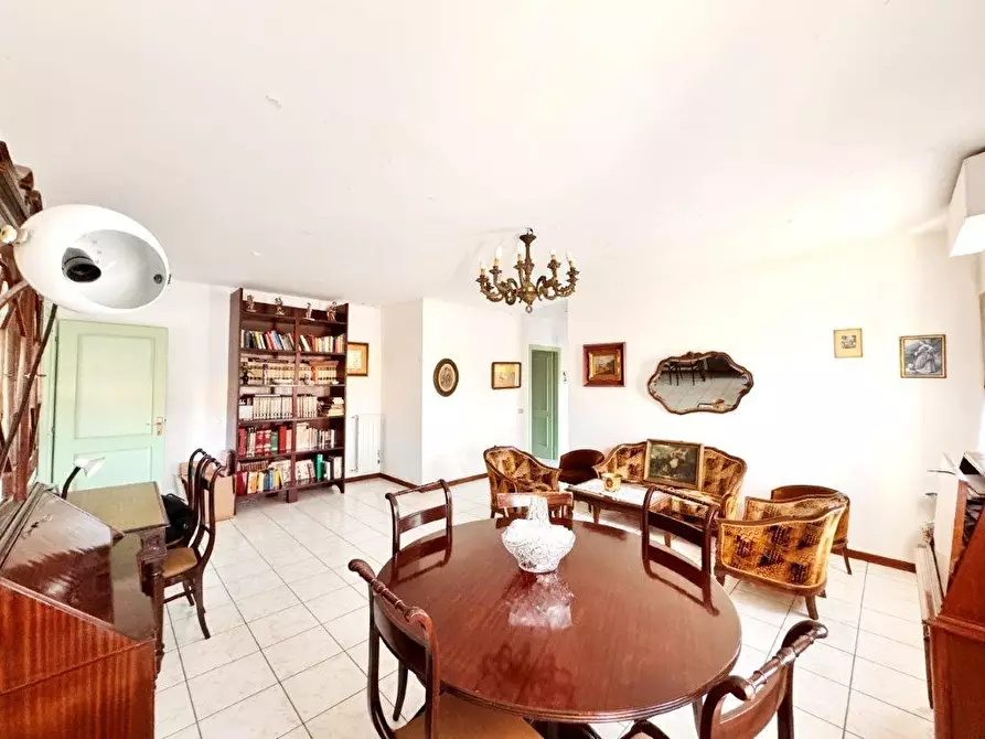 Immagine 10 di Appartamento in vendita  a Santa Maria A Monte