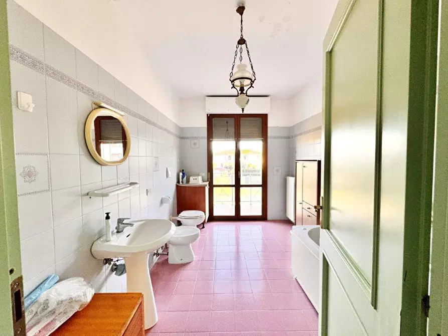 Immagine 28 di Appartamento in vendita  a Santa Maria A Monte