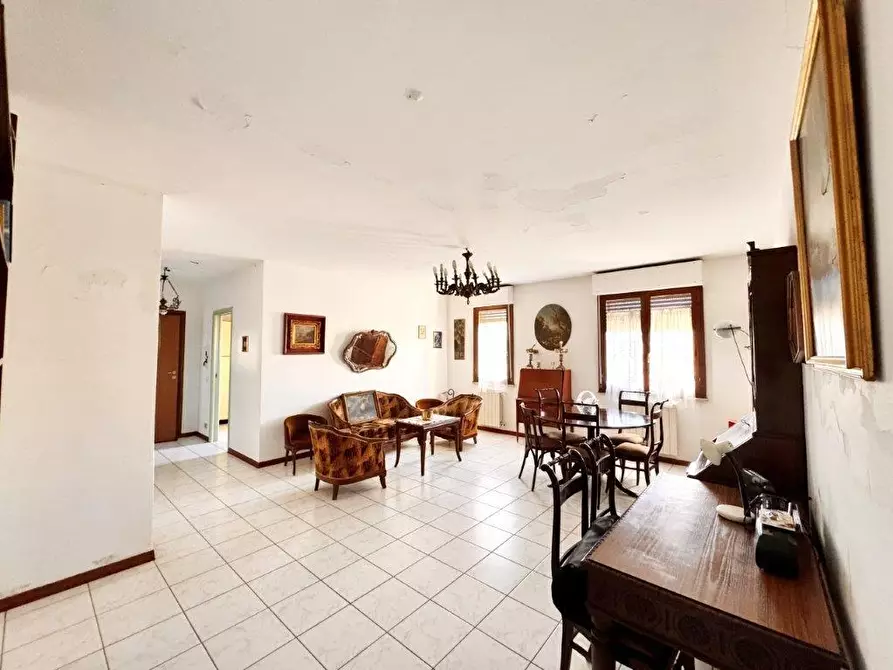 Immagine 5 di Appartamento in vendita  a Santa Maria A Monte