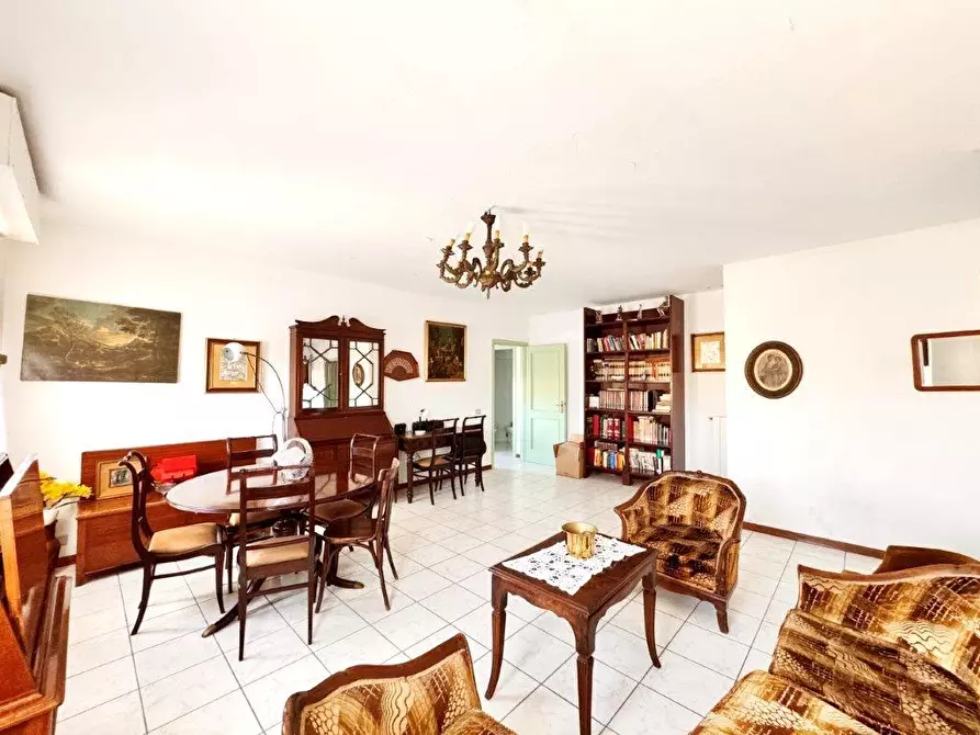 Immagine 8 di Appartamento in vendita  a Santa Maria A Monte