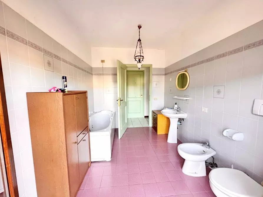 Immagine 30 di Appartamento in vendita  a Santa Maria A Monte