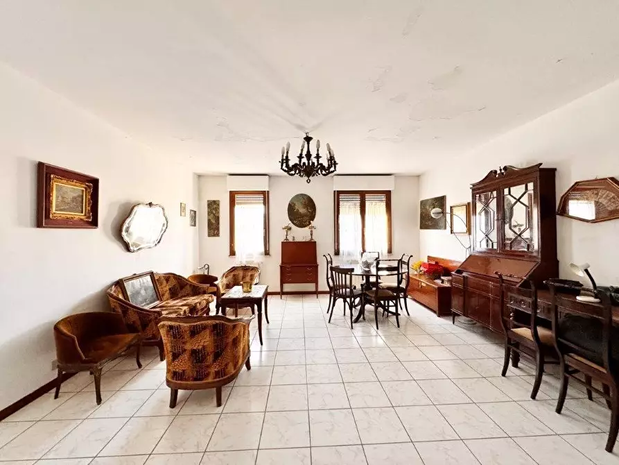 Immagine 11 di Appartamento in vendita  a Santa Maria A Monte