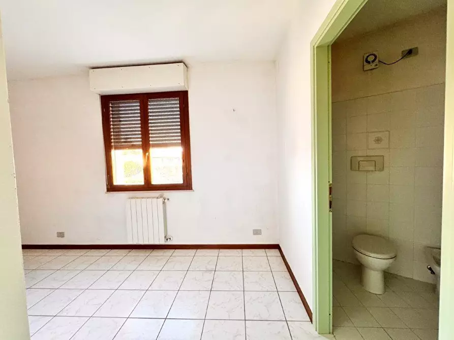 Immagine 21 di Appartamento in vendita  a Santa Maria A Monte