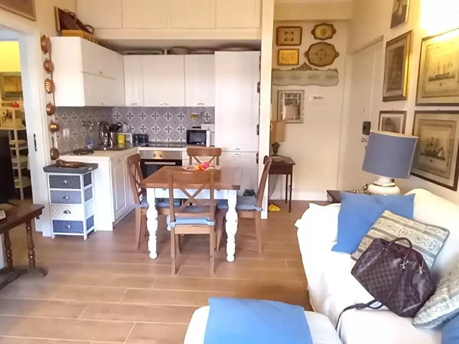 Immagine 21 di Appartamento in vendita  a Carrara