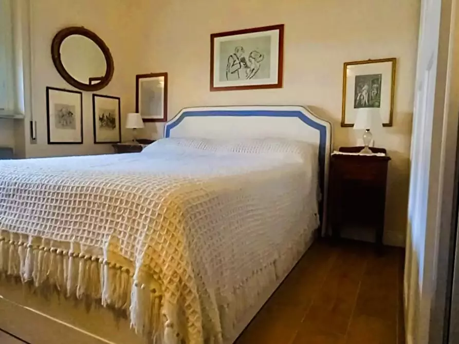 Immagine 38 di Appartamento in vendita  a Carrara